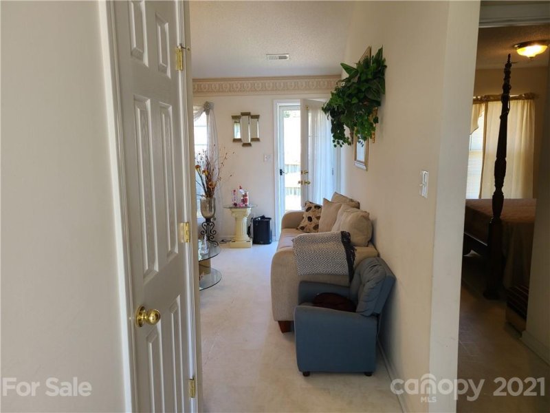 Property image 3 at 6519 Sunman Road, Charlotte, NC 28216