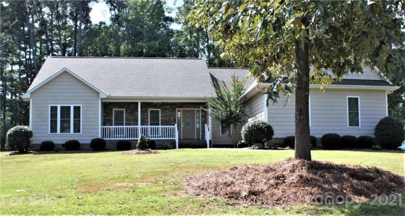 49285 Woodland Drive