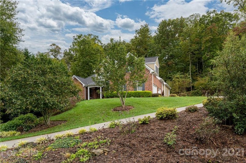 Property image 3 at 382 Scarlet Tanager Court, Arden, NC 28704