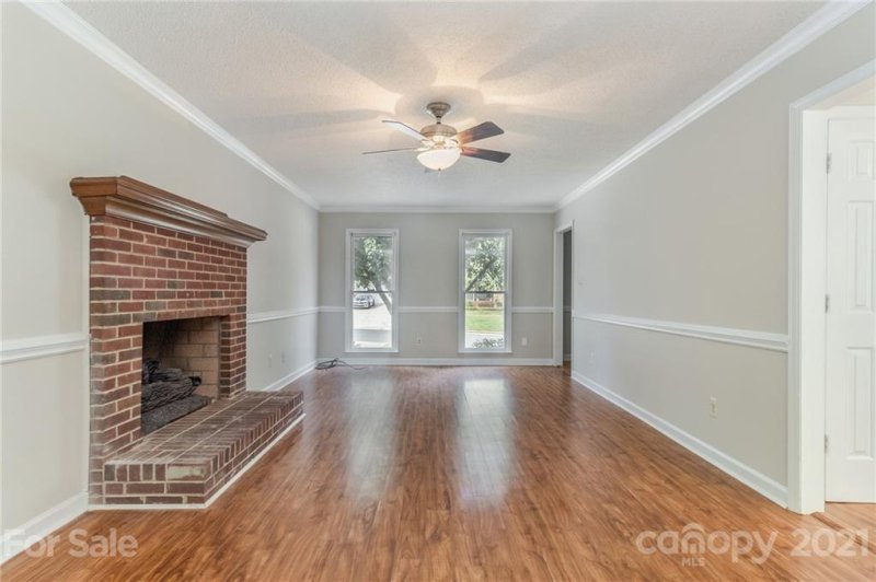 Property image 5 at 921 Evian Lane, Matthews, NC 28105