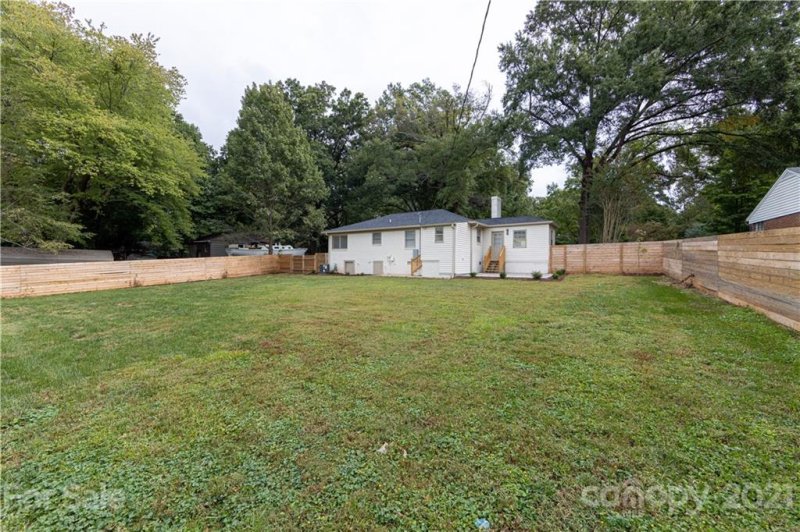 Property image 4 at 1511 Medford Drive, Charlotte, NC 28205