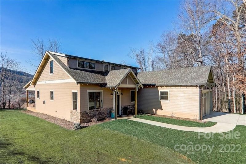 Property image 3 at 42 Ashe Park Circle, Asheville, NC 28806