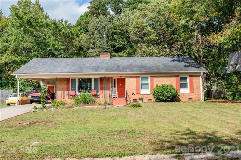 Property image 2 at 1200 Fox Run Drive, Charlotte, NC 28212