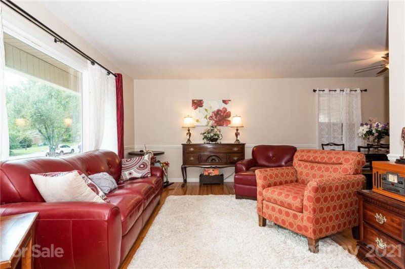 Property image 4 at 1200 Fox Run Drive, Charlotte, NC 28212