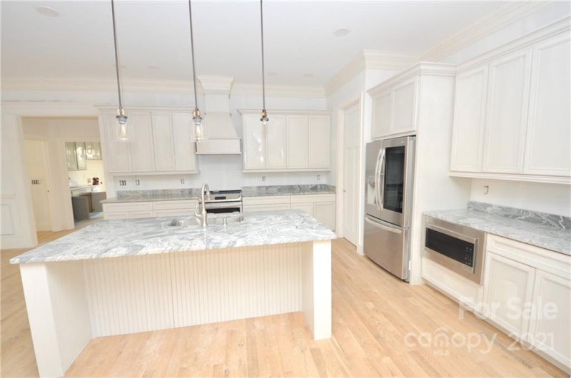 Property image 4 at 9 Ashley Place, Hendersonville, NC 28739