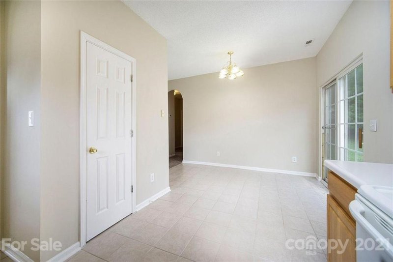 Property image 4 at 1920 Nigel Court, Charlotte, NC 28213