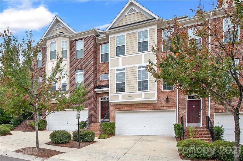 Property image 2 at 7850 Springs Village Lane, Charlotte, NC 28226