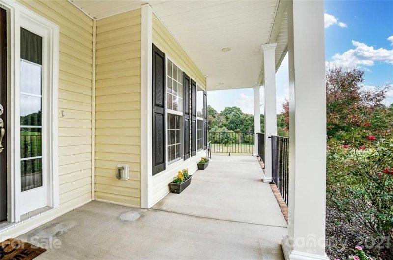 Property image 3 at 202 Lippard Springs Circle, Statesville, NC 28677