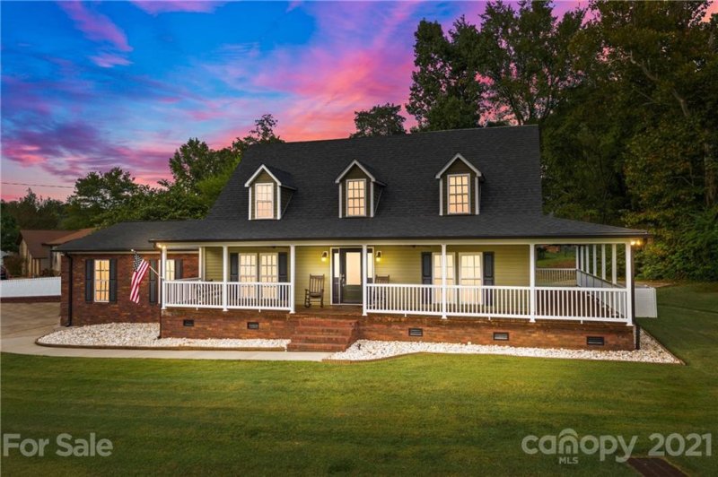 3199 Farmwood Boulevard