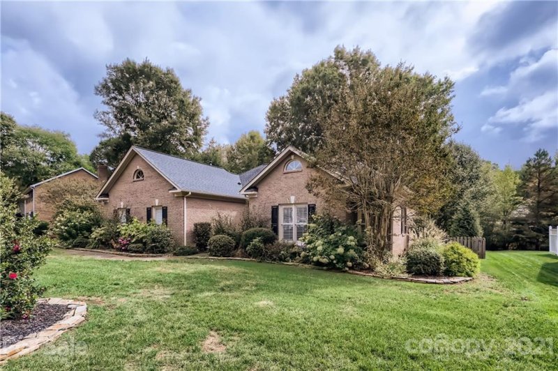 Property image 2 at 5008 Olde Stone Lane, Matthews, NC 28104