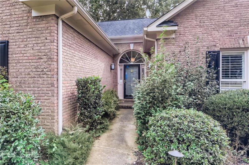 Property image 3 at 5008 Olde Stone Lane, Matthews, NC 28104