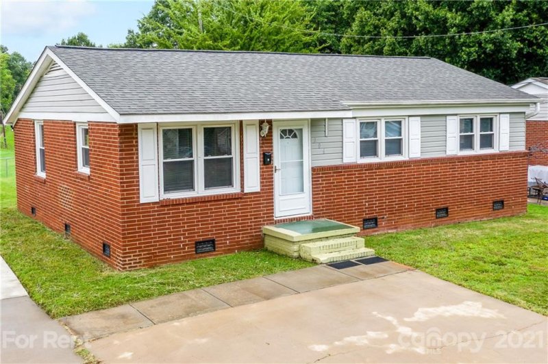 Property image 2 at 206 Mattoon Street, Charlotte, NC 28216