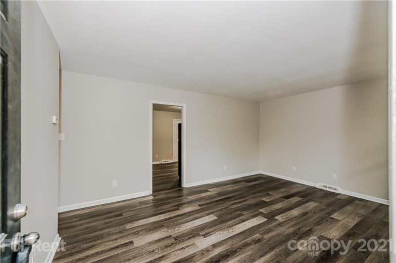 Property image 2 at 735 Edgegreen Drive, Charlotte, NC 28217