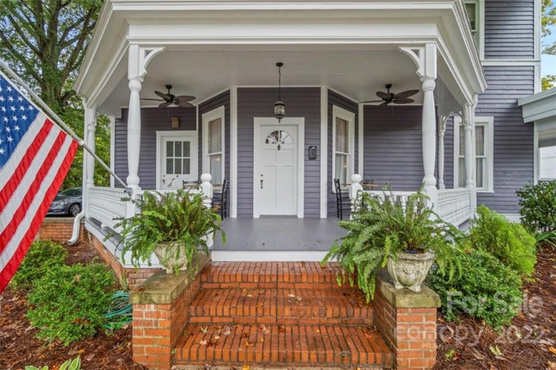 Property image 2 at 328 Davie Avenue, Statesville, NC 28677