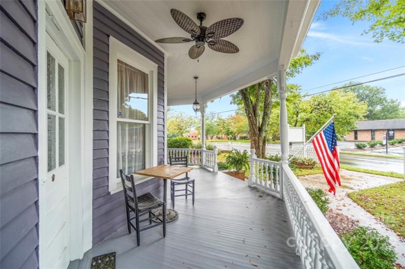 Property image 3 at 328 Davie Avenue, Statesville, NC 28677
