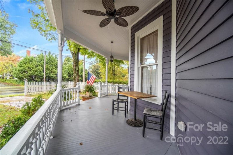 Property image 4 at 328 Davie Avenue, Statesville, NC 28677