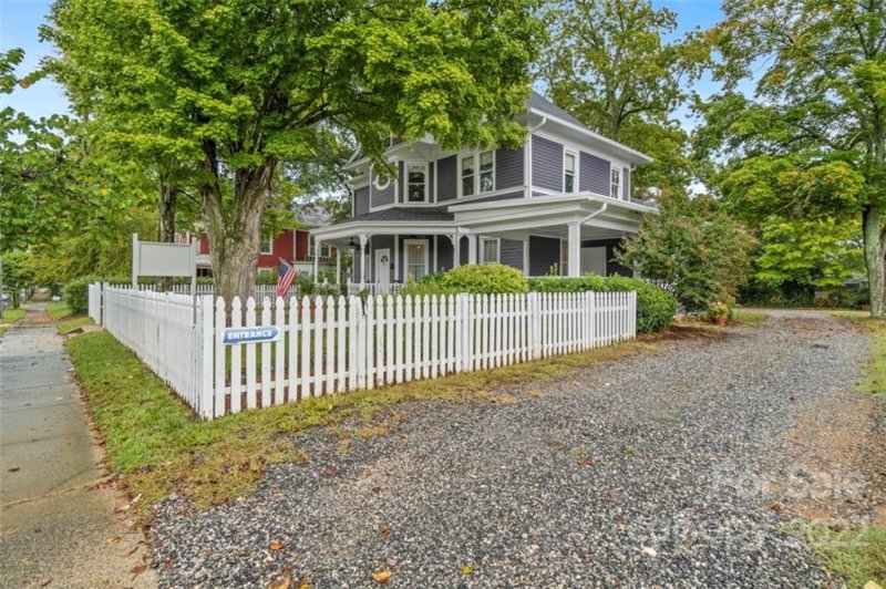 Property image 5 at 328 Davie Avenue, Statesville, NC 28677