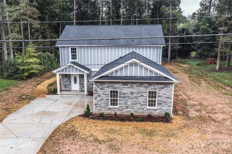 Property image 2 at 5120 Lakeview Road, Charlotte, NC 28216