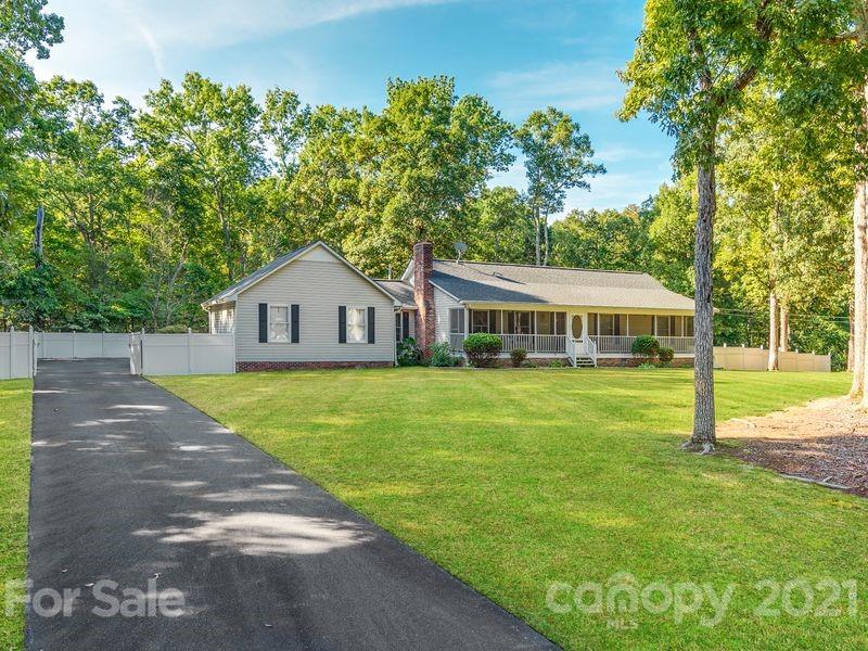 Property image 2 at 2106 Woodhurst Lane, Albemarle, NC 28001