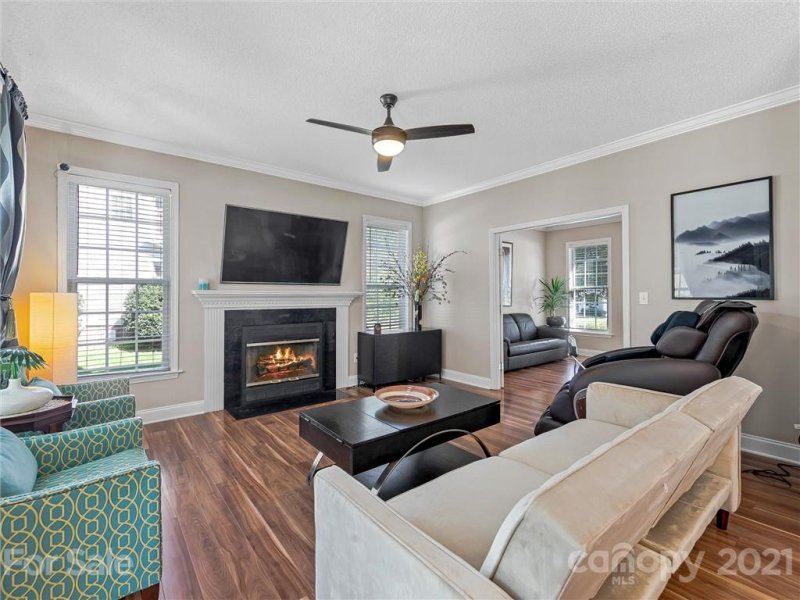 109 N Wintergarden Road