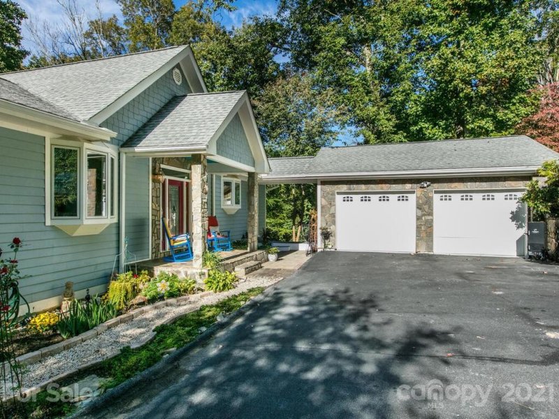 Property image 5 at 143 Stonecrest Drive, Asheville, NC 28803