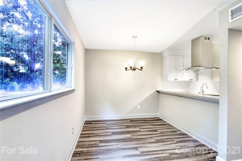 Property image 4 at 1605 Merry Oaks Road, Charlotte, NC 28205