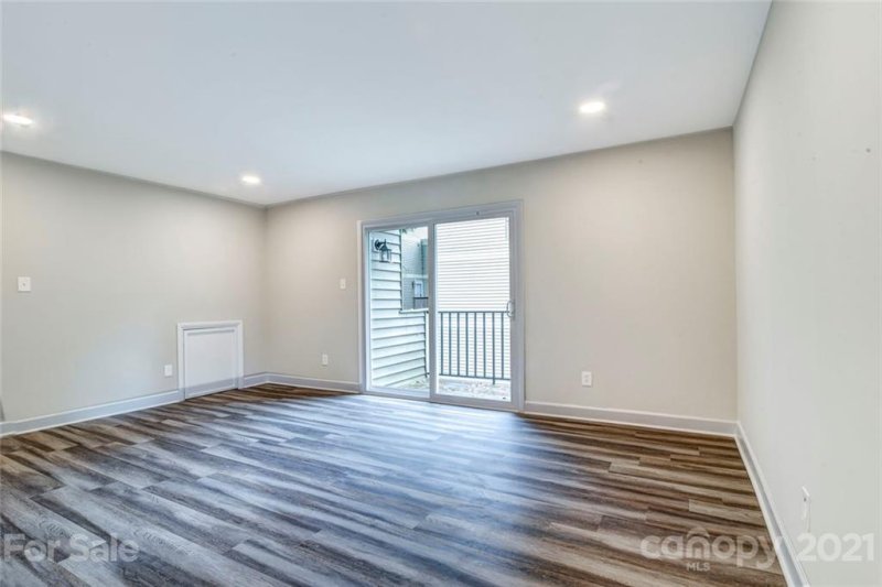 Property image 5 at 1605 Merry Oaks Road, Charlotte, NC 28205