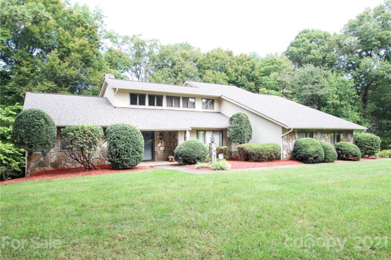 Property image 2 at 215 Horse Shoe Lane, Morganton, NC 28655