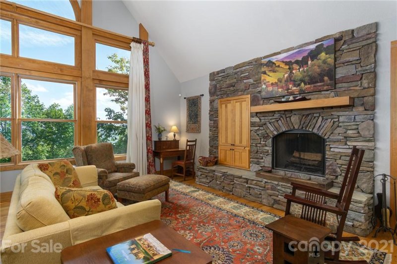 Property image 4 at 323 Pinnacle Drive, Black Mountain, NC 28711