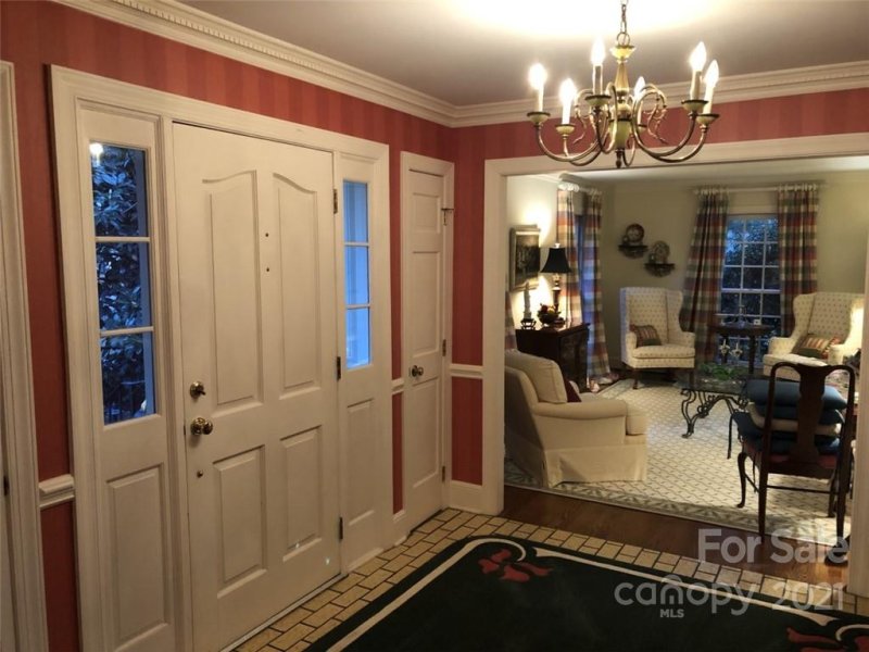 Property image 3 at 5516 Five Knolls Drive, Charlotte, NC 28226