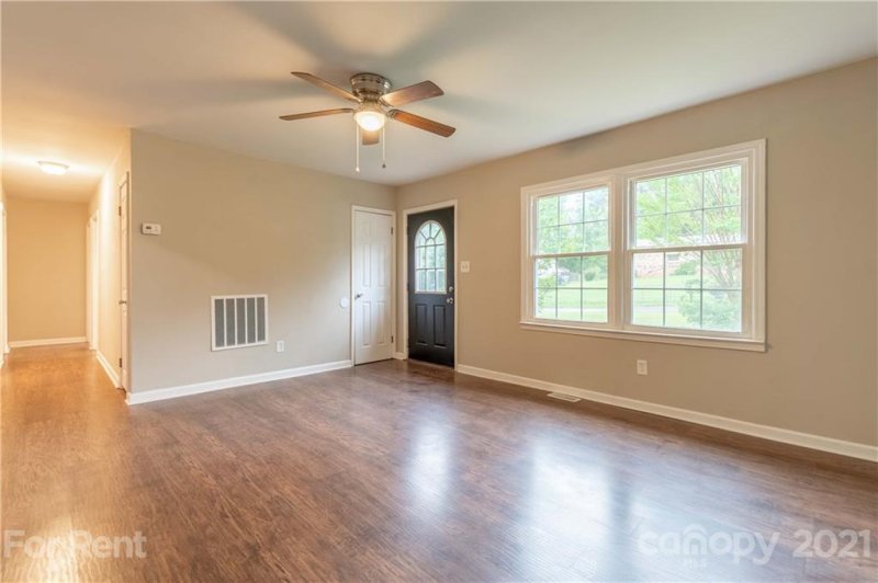 Property image 3 at 654 Dundeen Drive, Gastonia, NC 28052