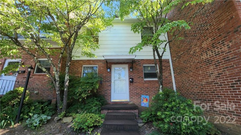 Property image 2 at 1407 Kensington Road, Hendersonville, NC 28791