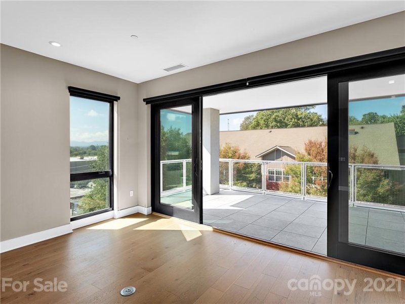 Property image 4 at 145 Biltmore Avenue, Asheville, NC 28801