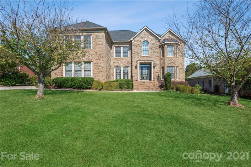 4008 Perrault Circle