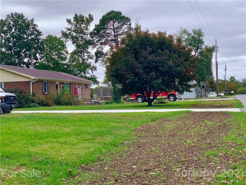 Property image 2 at 136 11th Avenue, New London, NC 28127