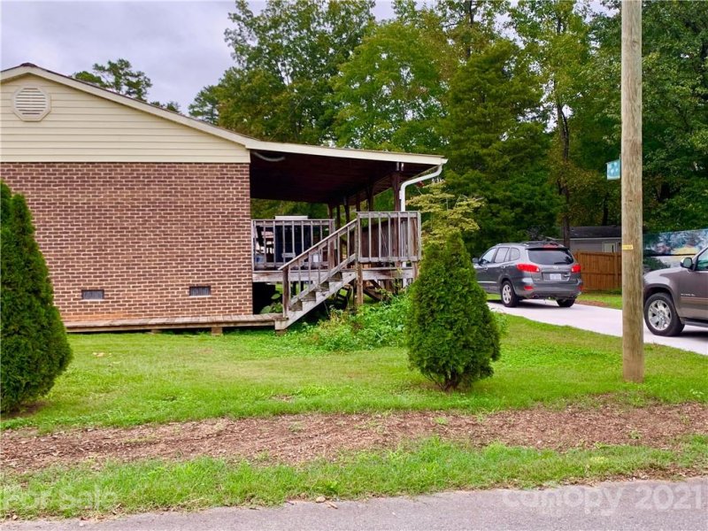 Property image 4 at 136 11th Avenue, New London, NC 28127