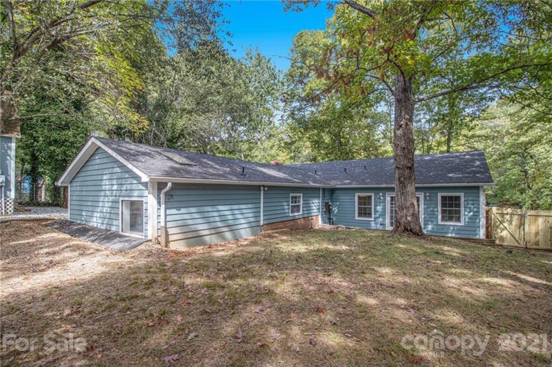 Property image 3 at 8340 Barncliff Road, Charlotte, NC 28227