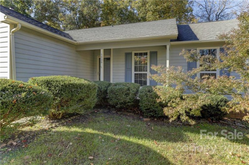 Property image 3 at 5926 Scots Bluff Drive, Charlotte, NC 28227