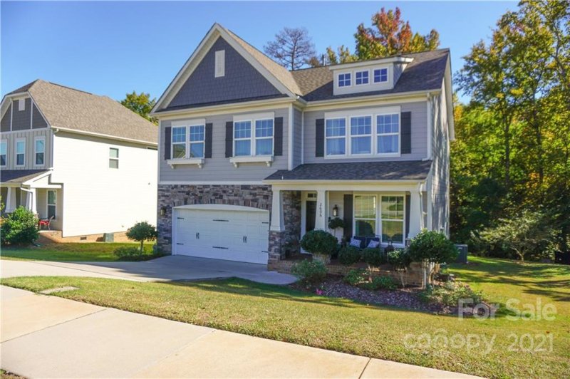 2606 Woodlands Creek