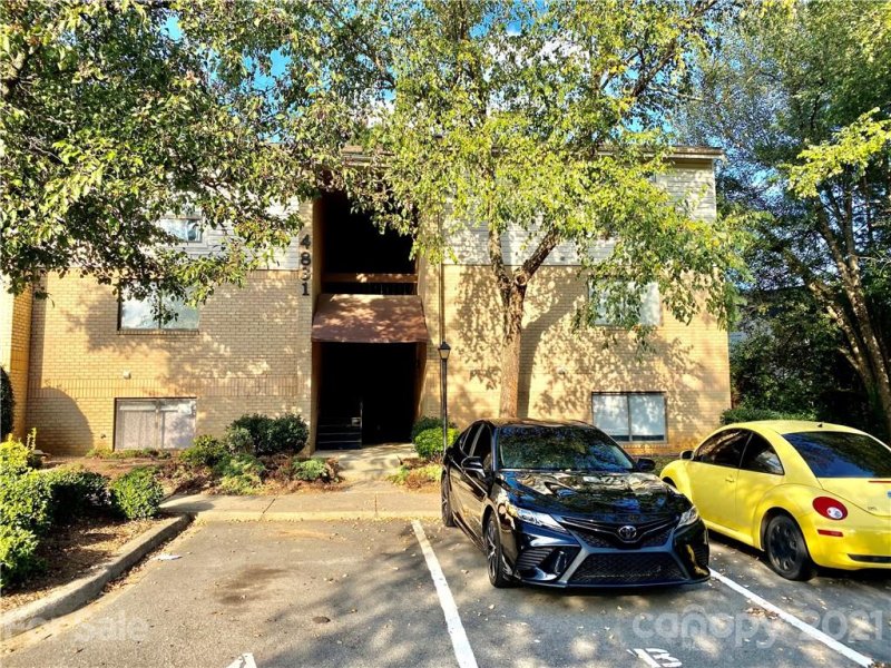 Property image 2 at 4831 Spring Lake Drive, Charlotte, NC 28212