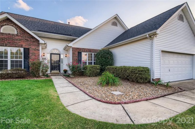 Property image 2 at 5686 Berry Ridge Drive, Harrisburg, NC 28075