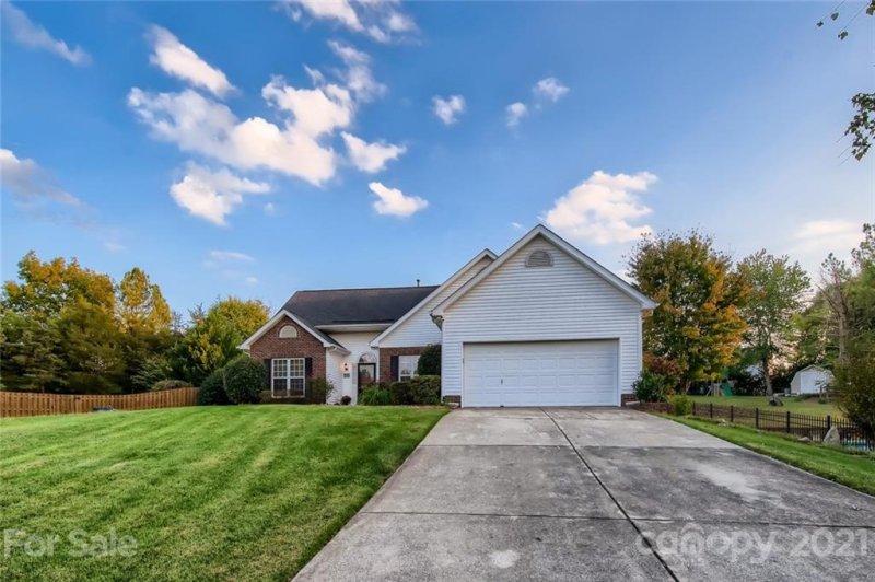 Property image 3 at 5686 Berry Ridge Drive, Harrisburg, NC 28075