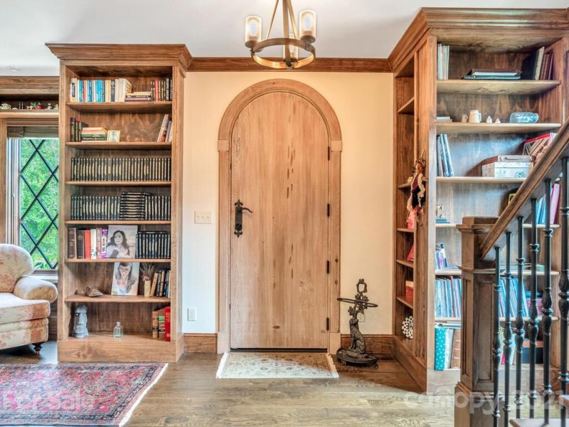 Property image 4 at 9 Snap Dragon Court, Asheville, NC 28804