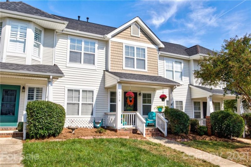 Property image 2 at 6518 Point Comfort Lane, Charlotte, NC 28226