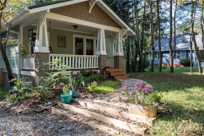 Property image 2 at 101 Trotter Place, Asheville, NC 28806