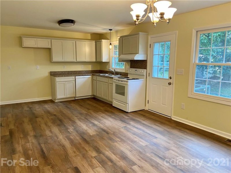 Property image 4 at 2232 Briargrove Drive, Charlotte, NC 28215