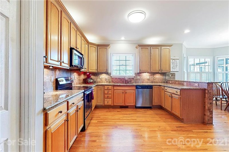 Property image 4 at 151 Turnberry Lane, Mooresville, NC 28117