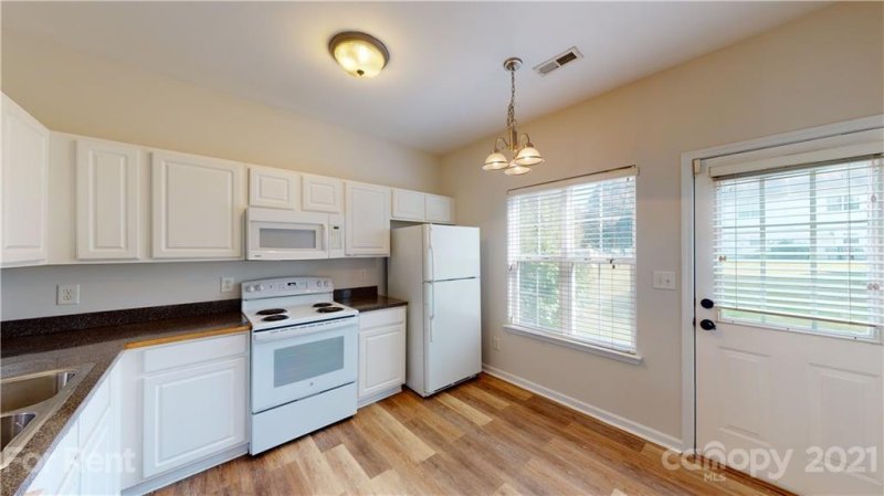 Property image 3 at 5545 Seths Drive, Charlotte, NC 28269