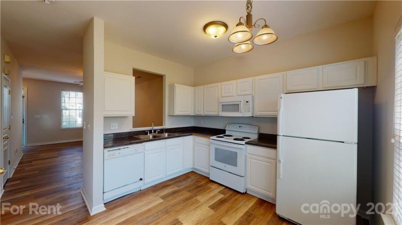 Property image 4 at 5545 Seths Drive, Charlotte, NC 28269