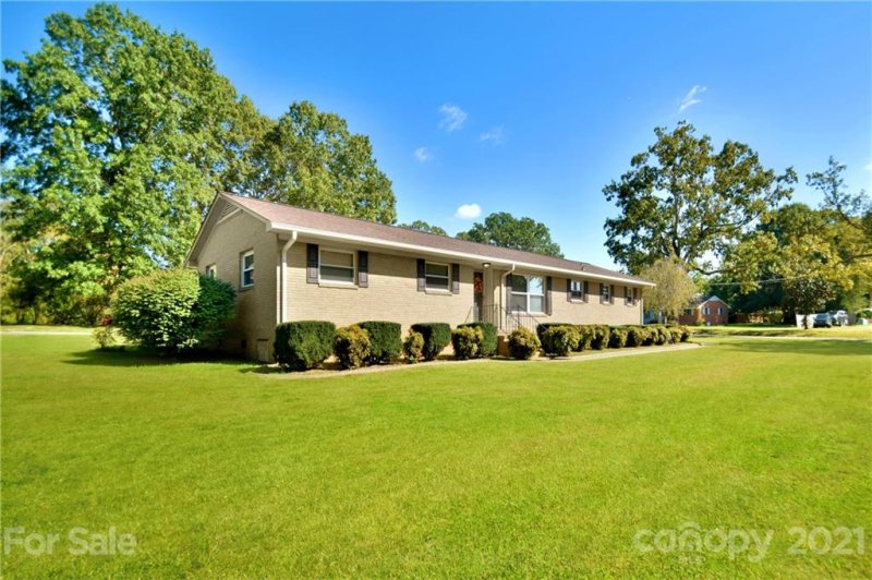 Property image 2 at 105 Oakmont Road, Stanley, NC 28164